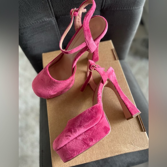 ✨ASOS Designs Pink Platform Heels - Picture 2 of 6
